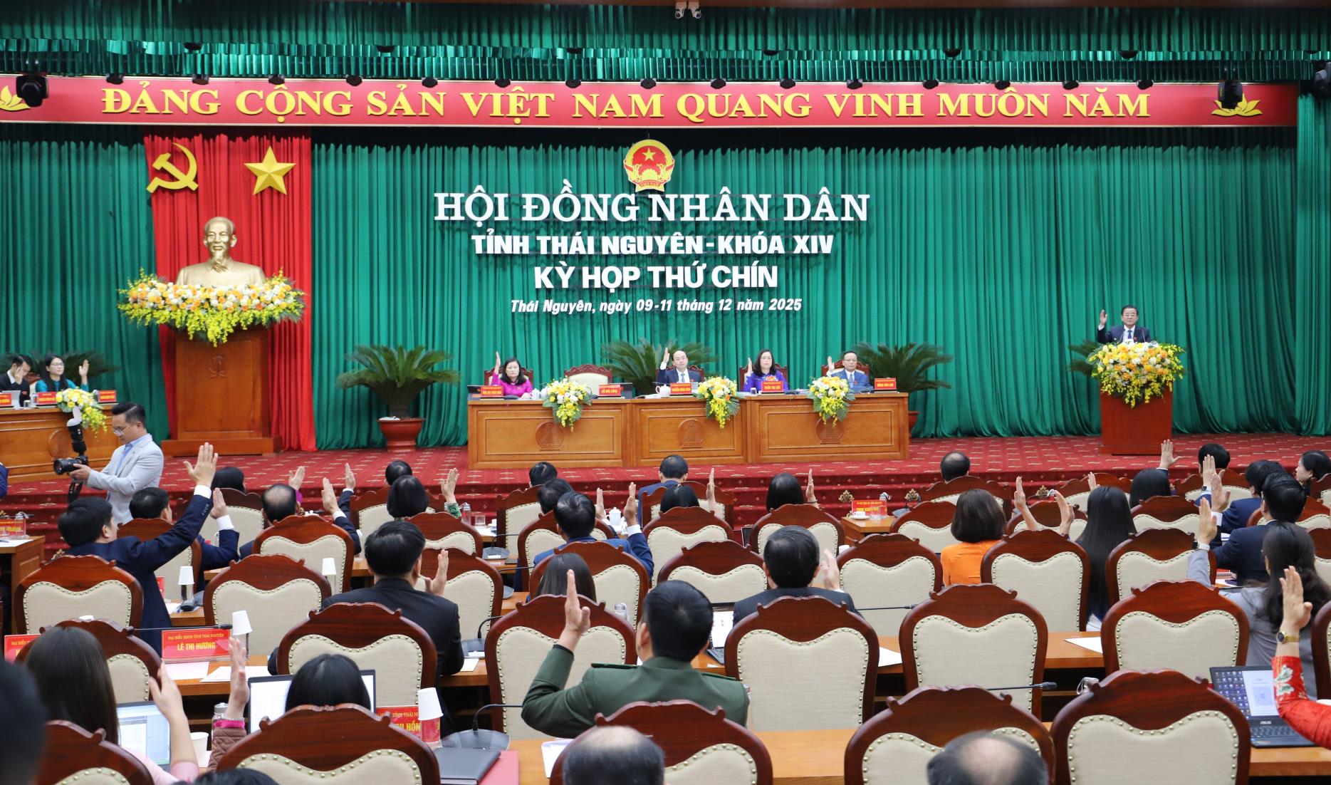 Kỳ họp thứ 9 HĐND tỉnh